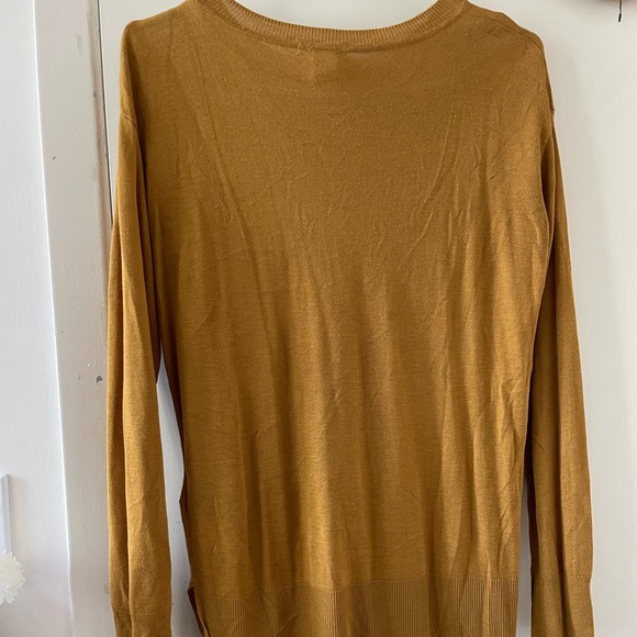 H&M knit top - Picture 2 of 4